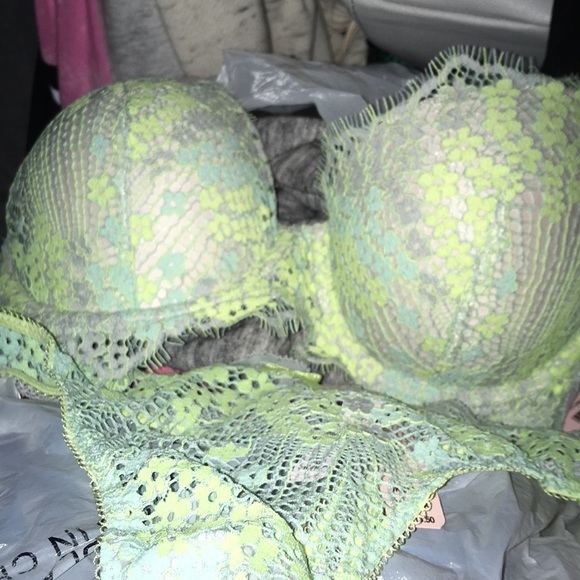 Pink Victoria secret set - Picture 1 of 4